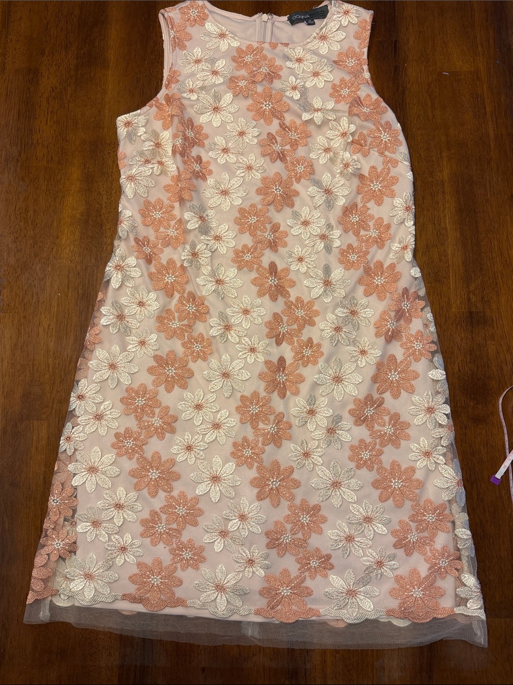 Donna Ricco Peach & Cream Floral Embroidered Sleeveless Shift Dress